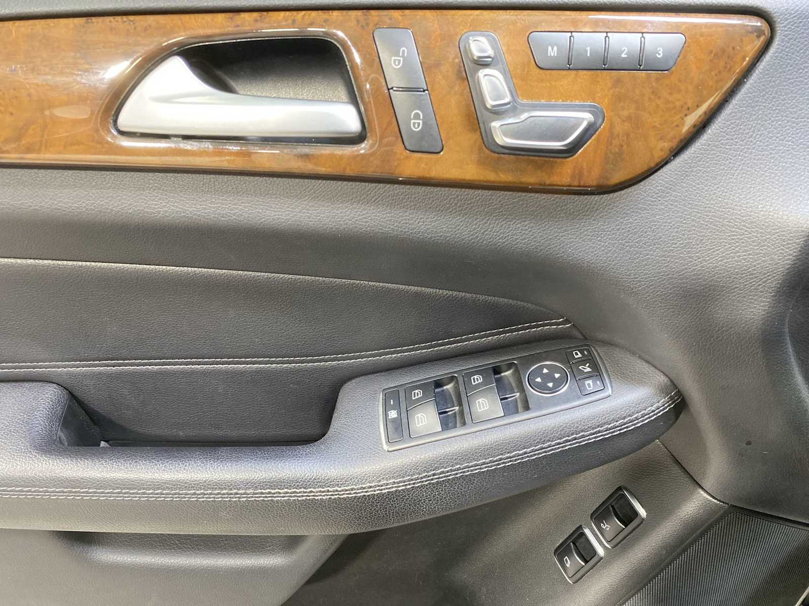 Thumbnail: 2019 Mercedes-Benz GLS - 23