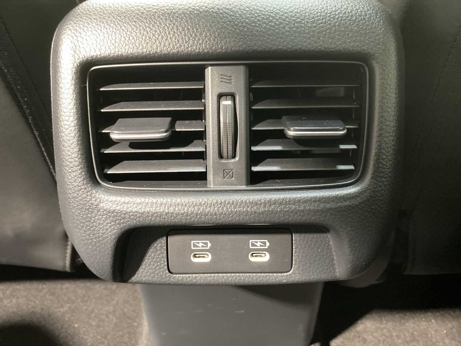 Thumbnail: 2025 Acura ADX - 25