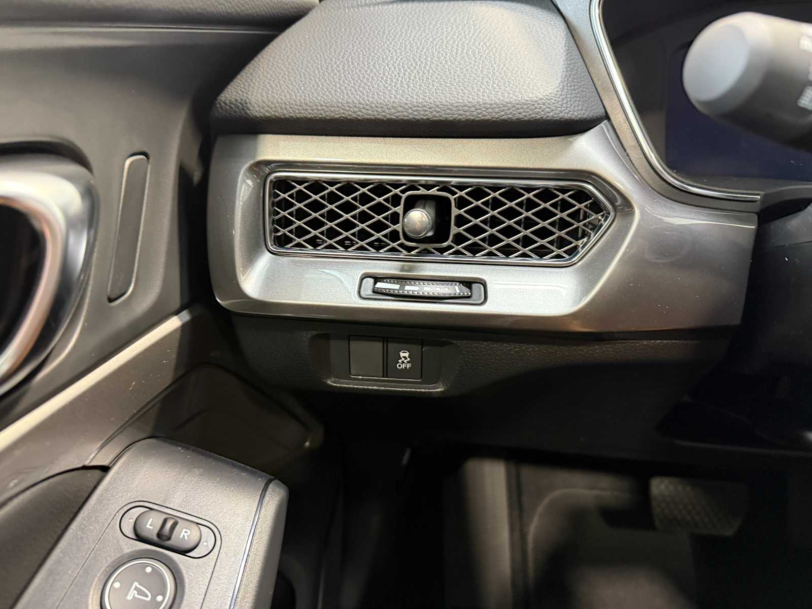 Thumbnail: 2026 Acura Integra - 21