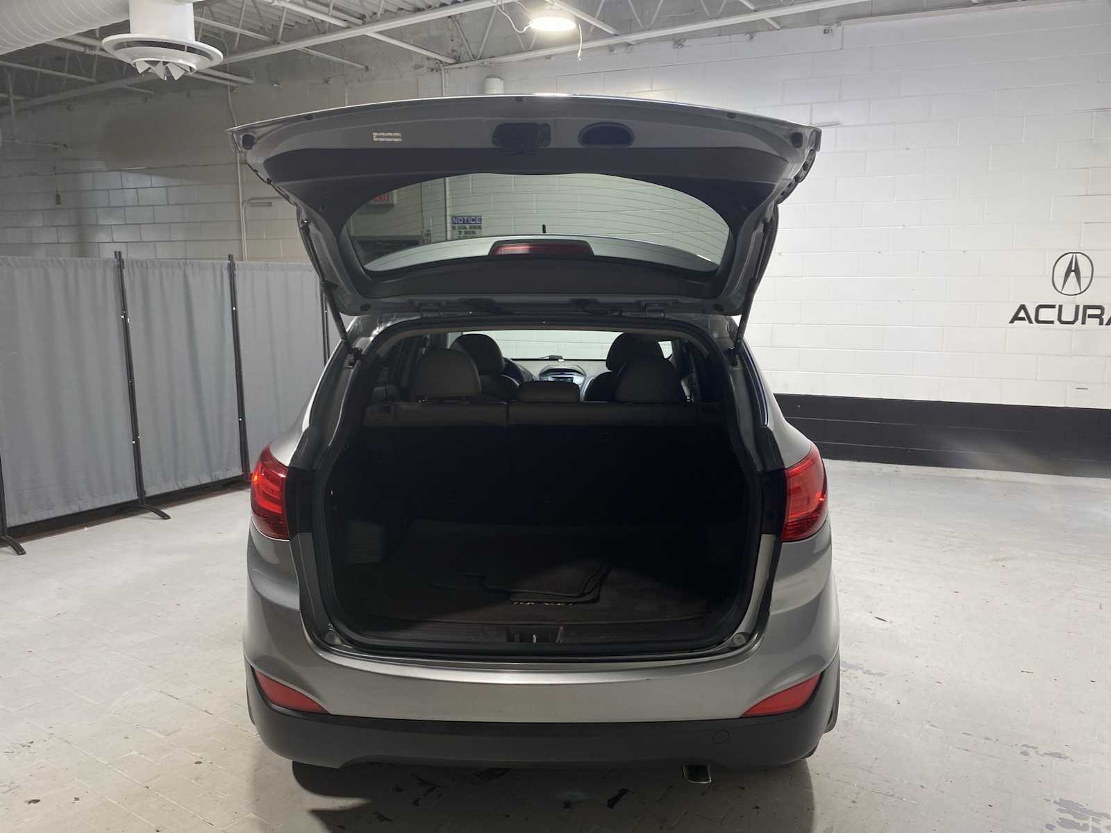 Thumbnail: 2014 Hyundai Tucson - 19