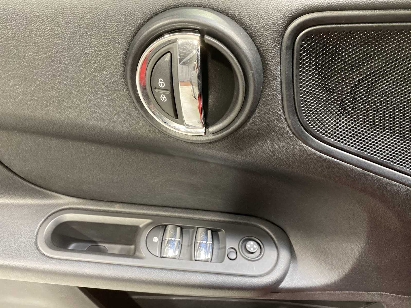 Thumbnail: 2018 MINI Cooper Countryman - 23