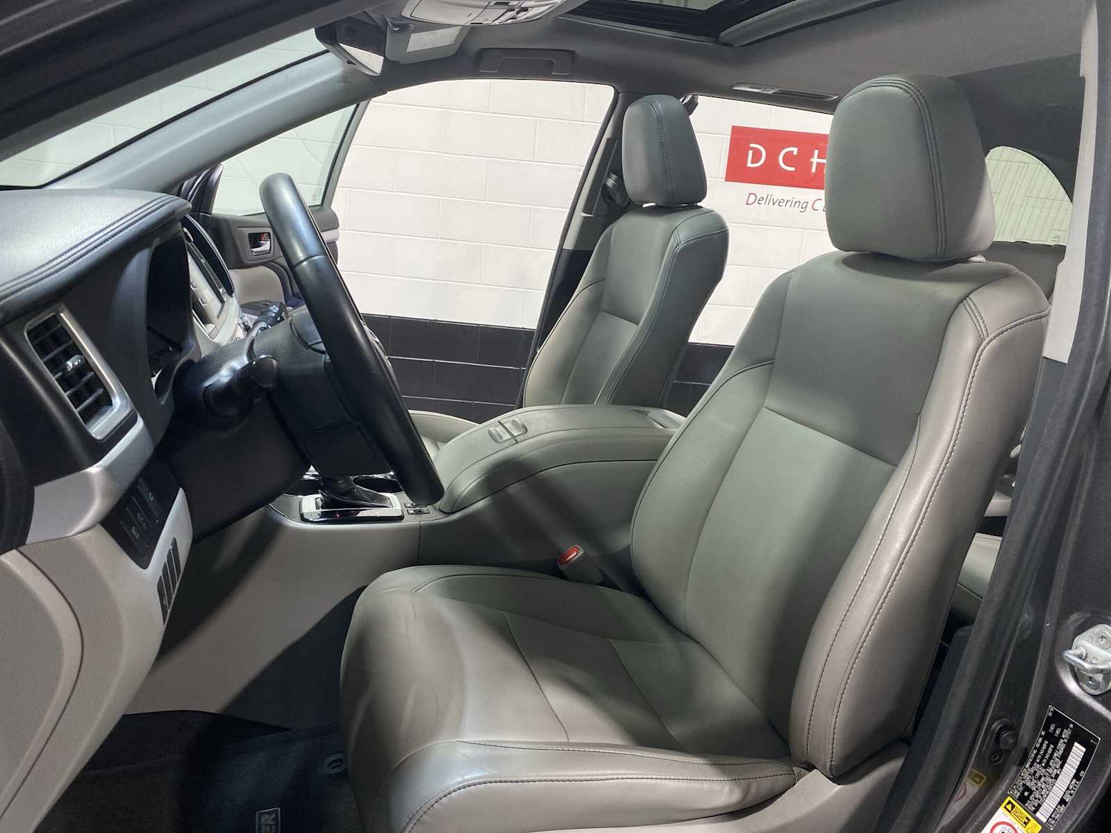 Thumbnail: 2018 Toyota Highlander - 11