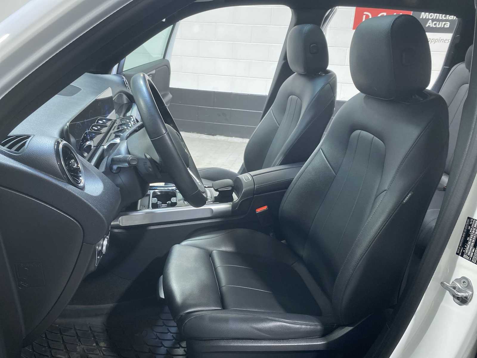 Thumbnail: 2021 Mercedes-Benz GLB - 11