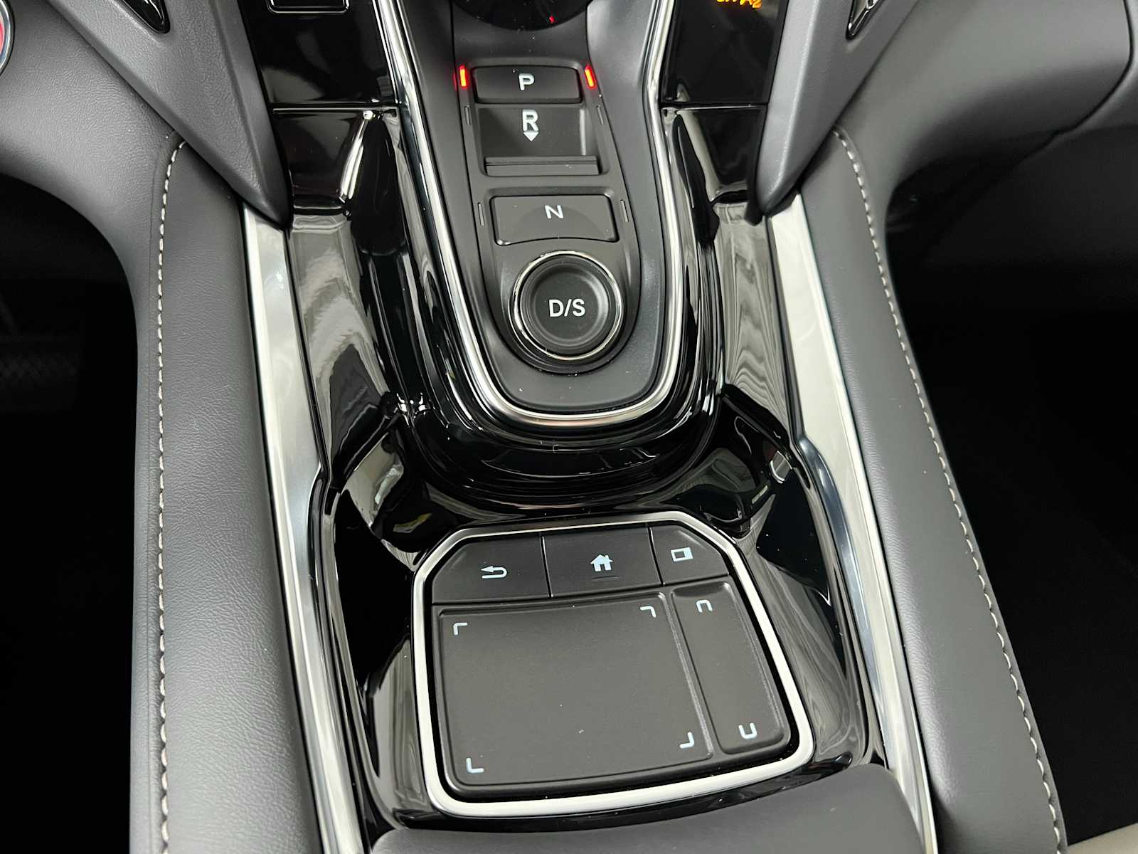 Thumbnail: 2026 Acura RDX - 22