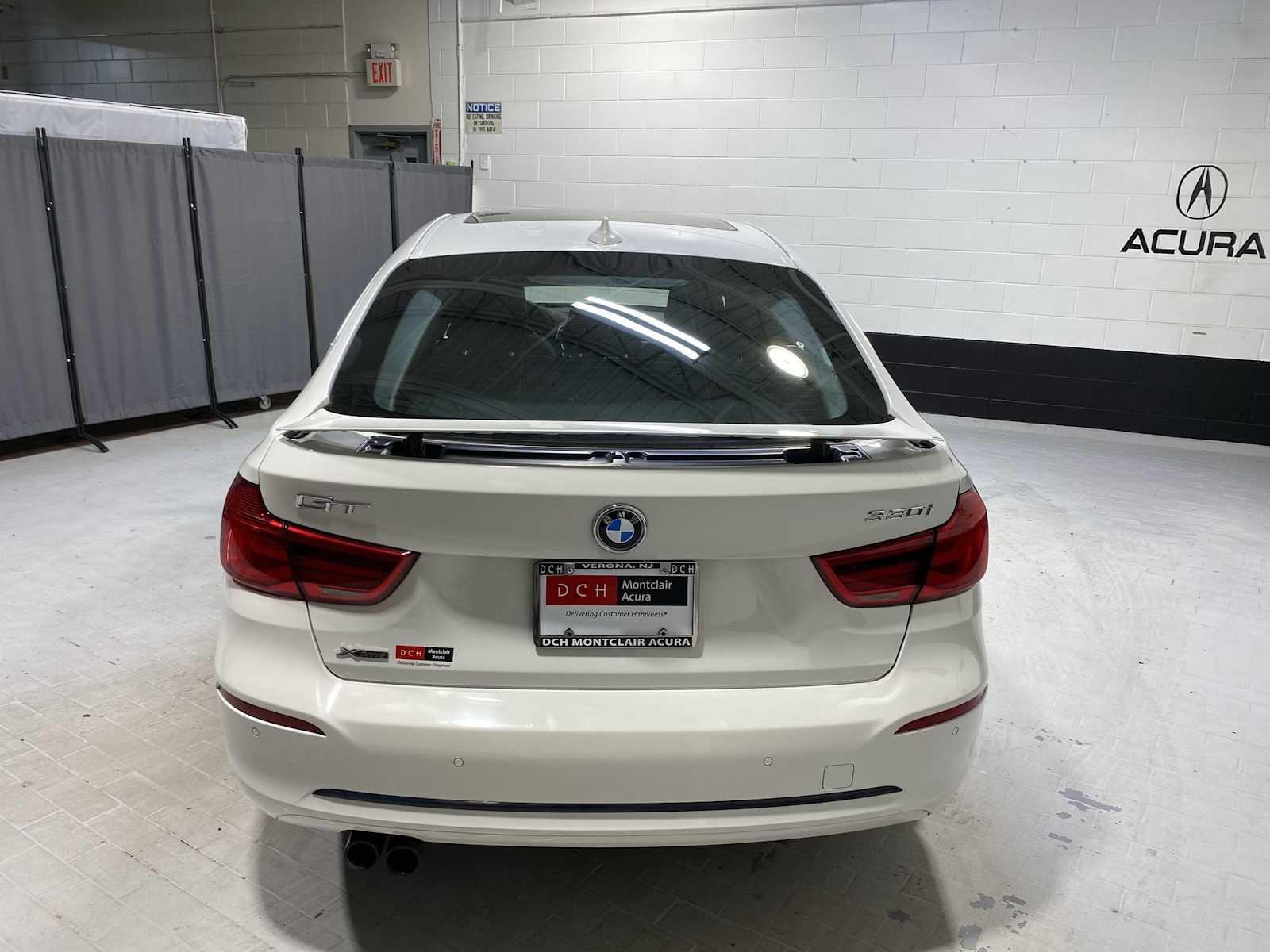Thumbnail: 2019 BMW 3 Series - 4