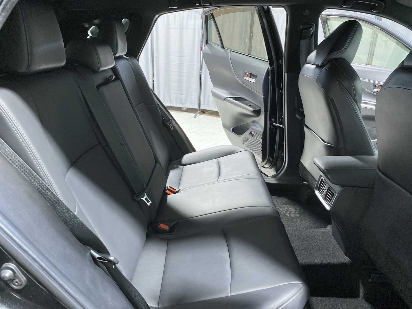 Thumbnail: 2022 Toyota Venza - 13