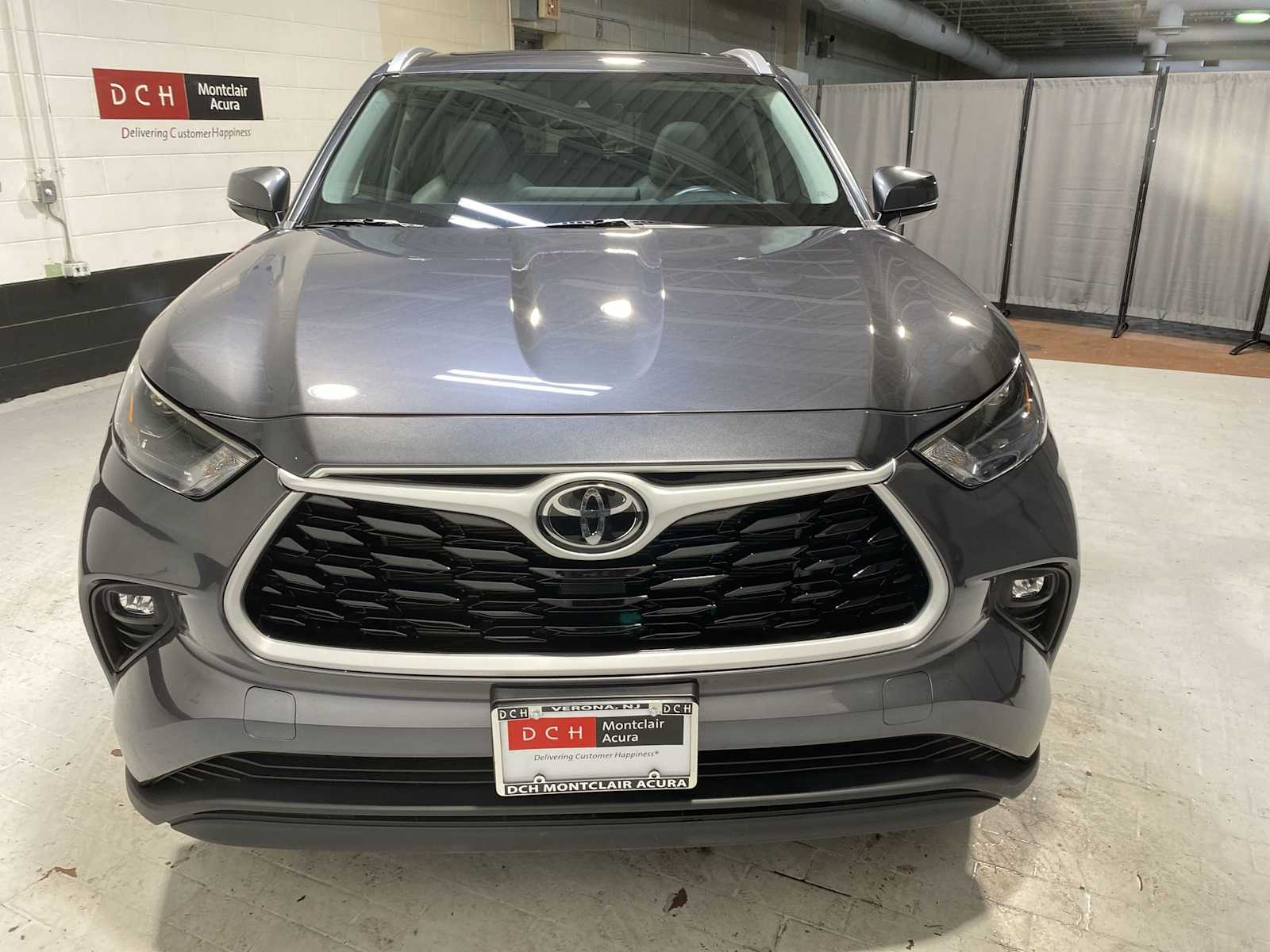 Thumbnail: 2023 Toyota Highlander - 6