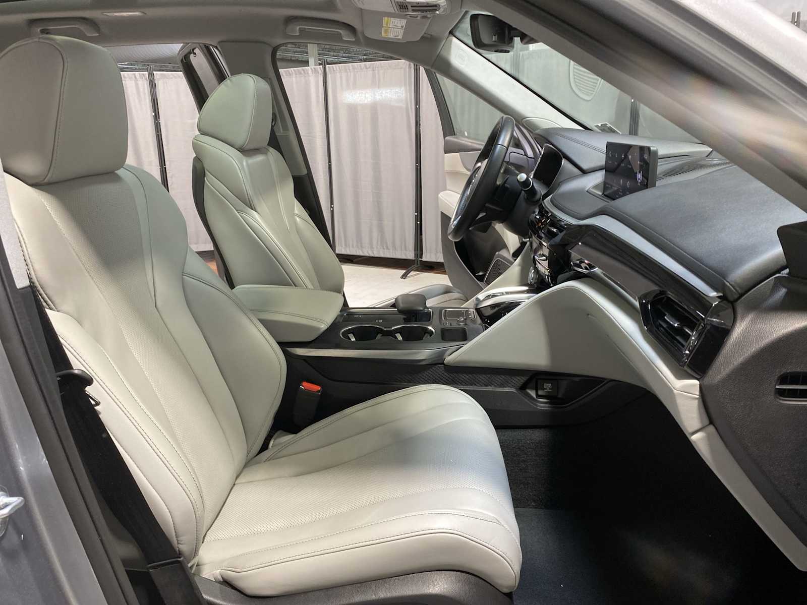 Thumbnail: 2023 Acura MDX - 14