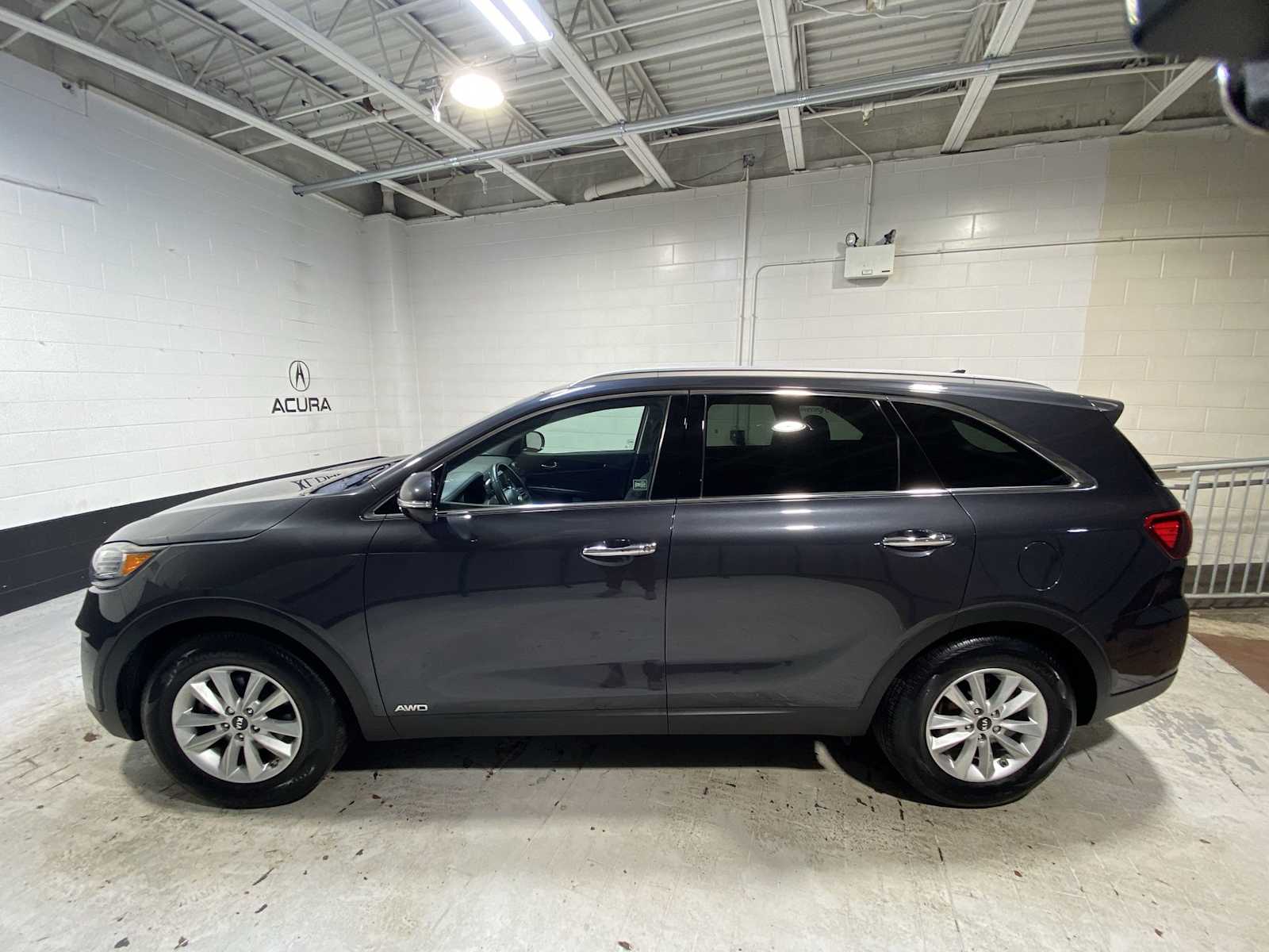 Thumbnail: 2019 Kia Sorento - 3