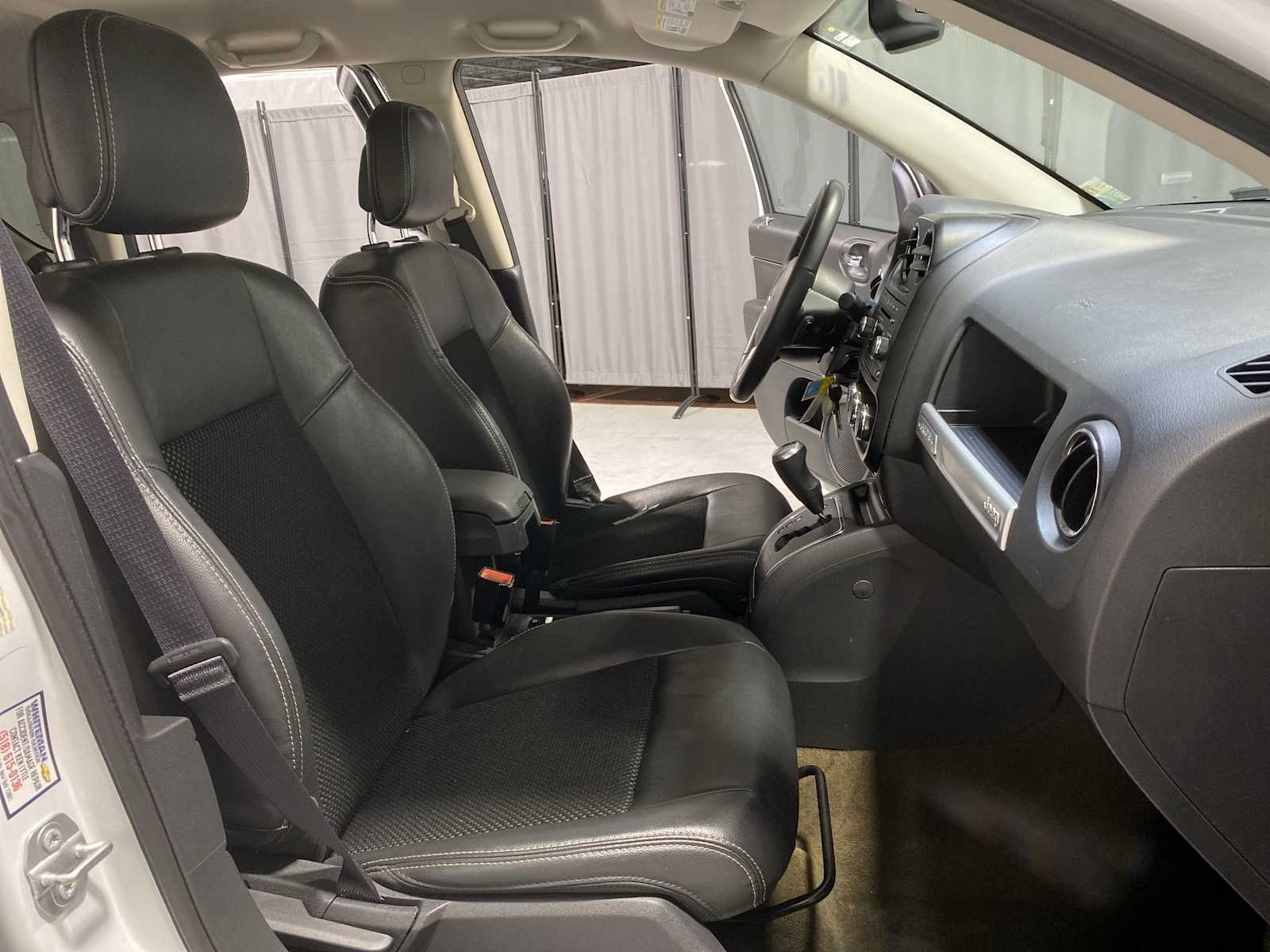 Thumbnail: 2017 Jeep Compass - 14