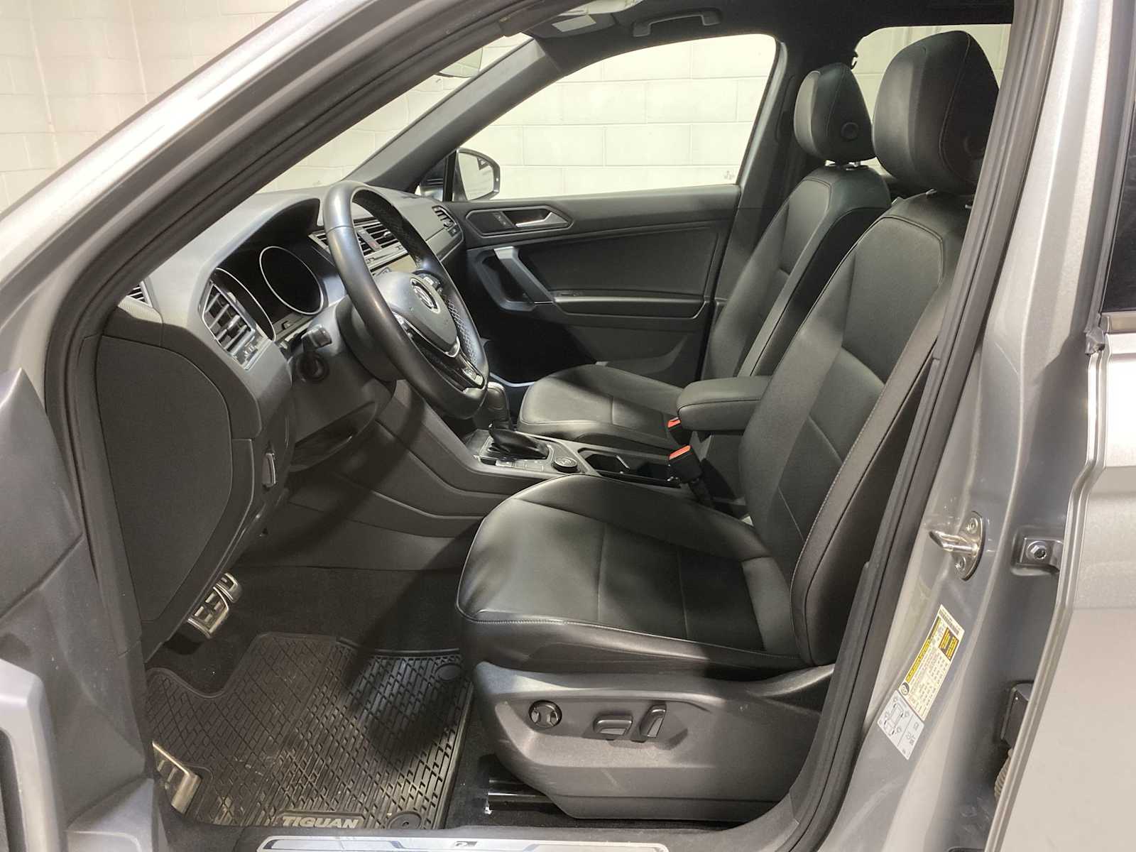 Thumbnail: 2020 Volkswagen Tiguan - 2