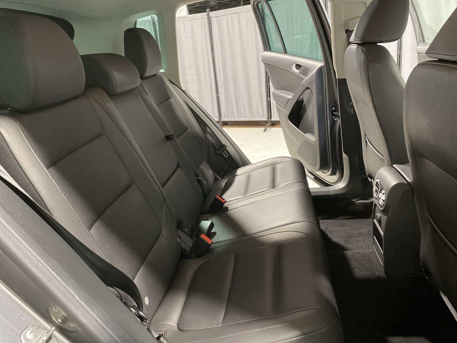 Thumbnail: 2014 Volkswagen Tiguan - 13