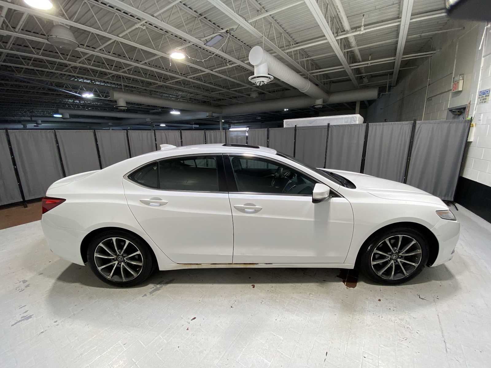 Thumbnail: 2015 Acura TLX - 27
