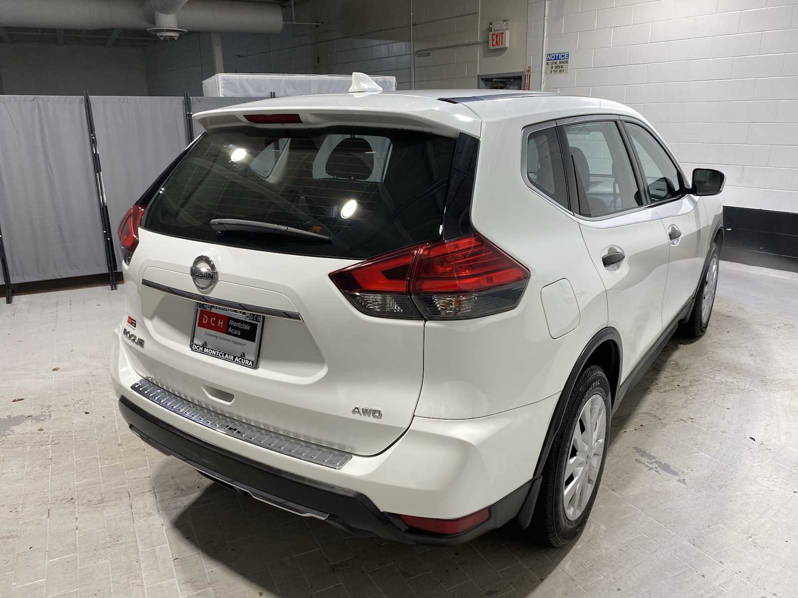 Thumbnail: 2017 Nissan Rogue - 26