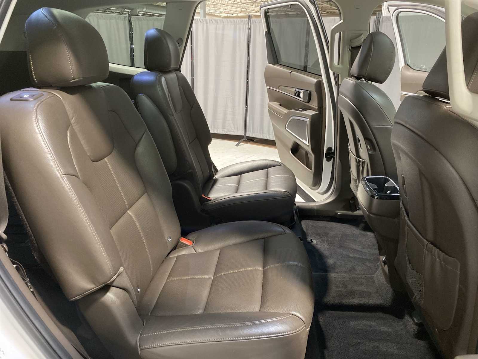 Thumbnail: 2020 Kia Telluride - 13