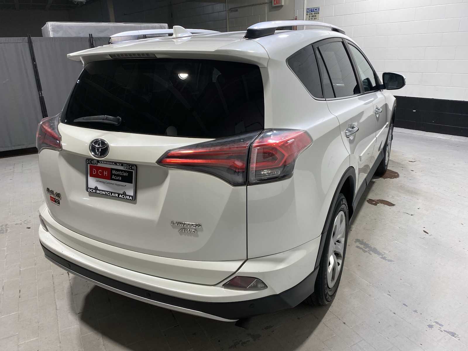 Thumbnail: 2016 Toyota RAV4 - 26