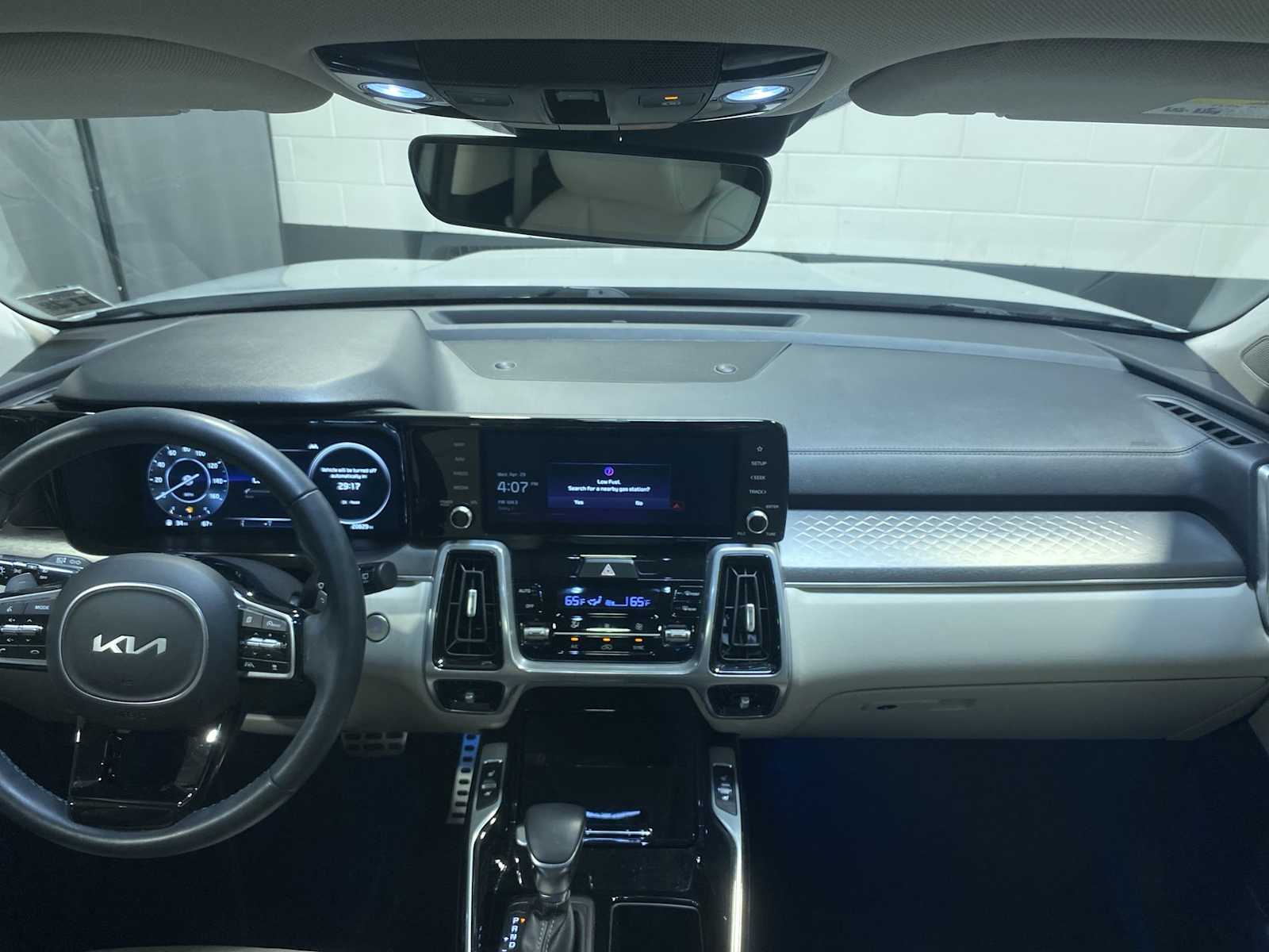 Thumbnail: 2023 Kia Sorento - 10