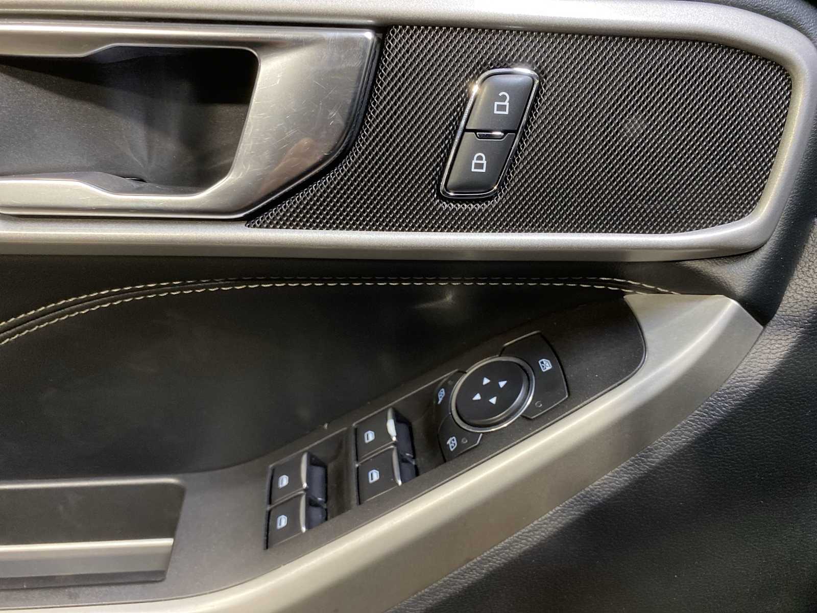 Thumbnail: 2022 Ford Explorer - 23