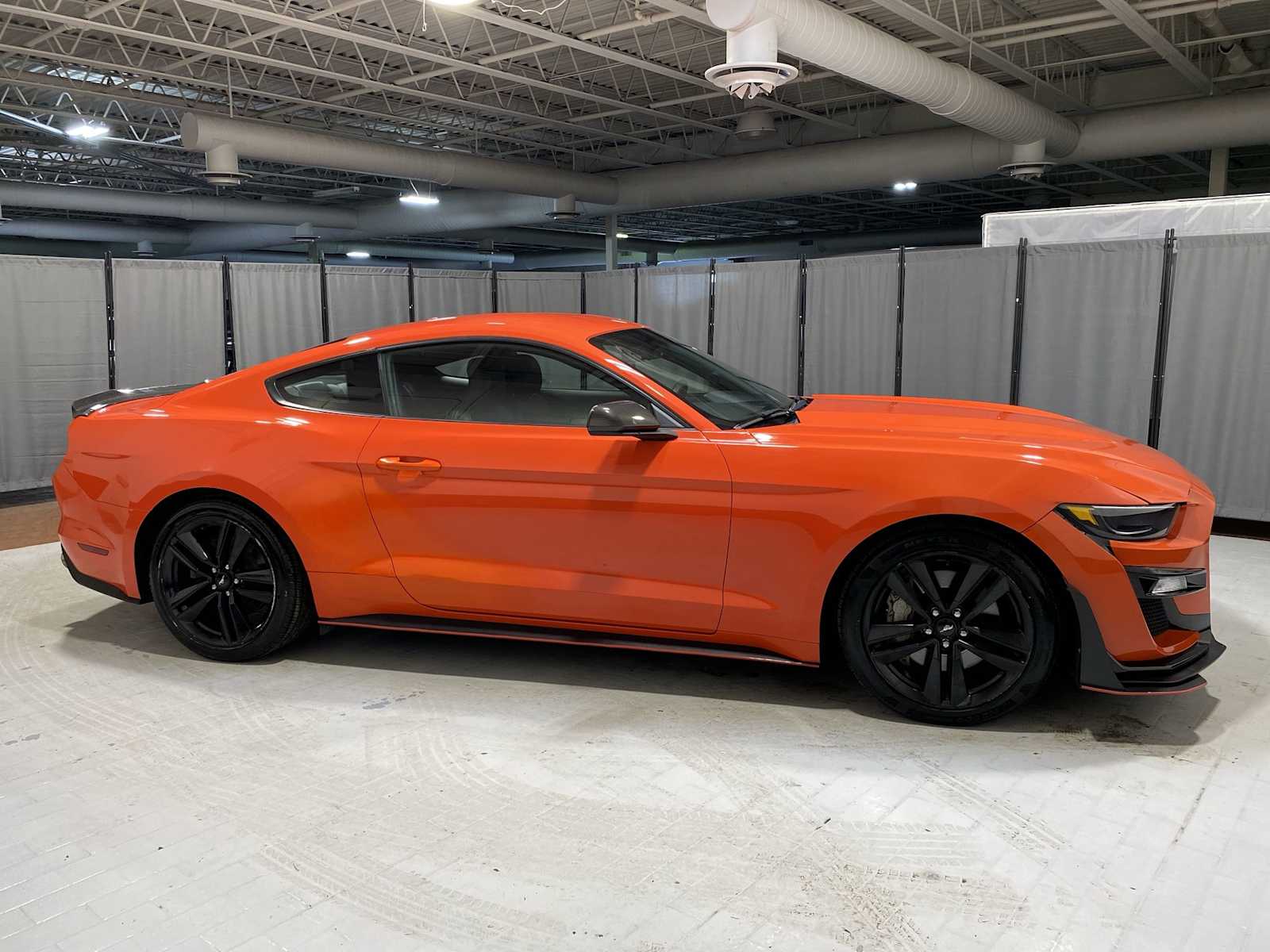 2015 Ford Mustang  25