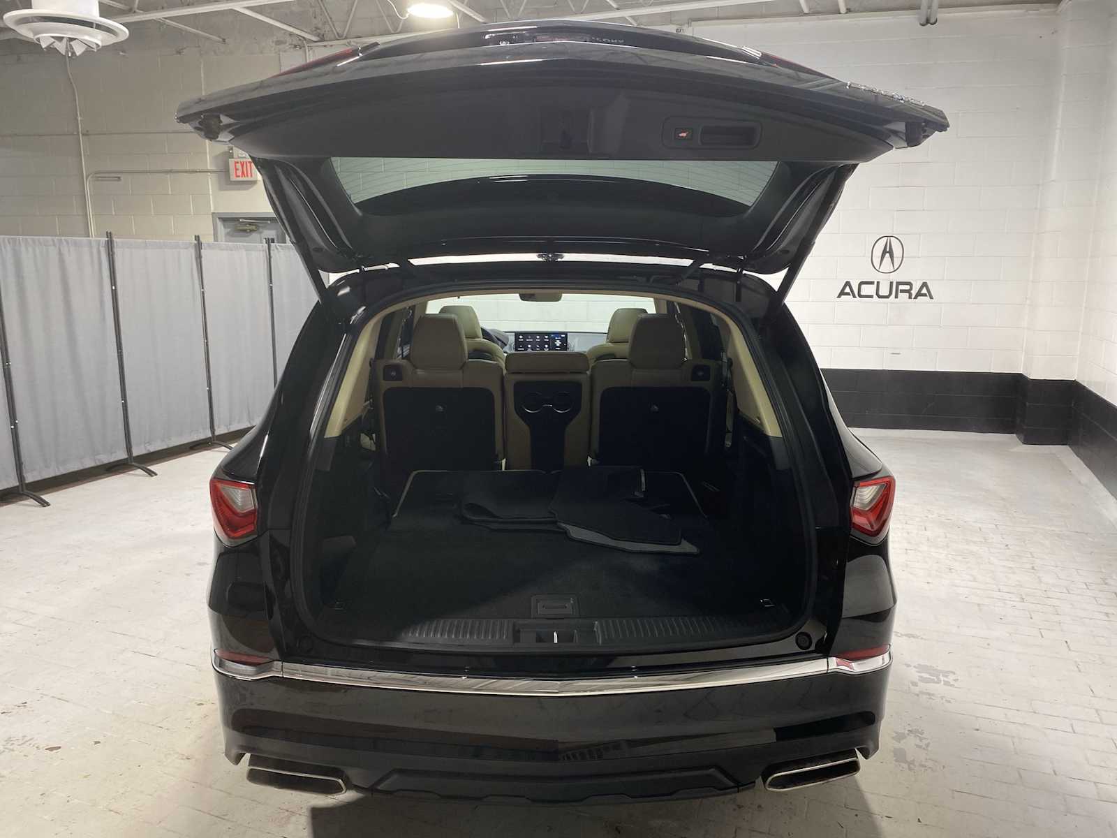 Thumbnail: 2023 Acura MDX - 19