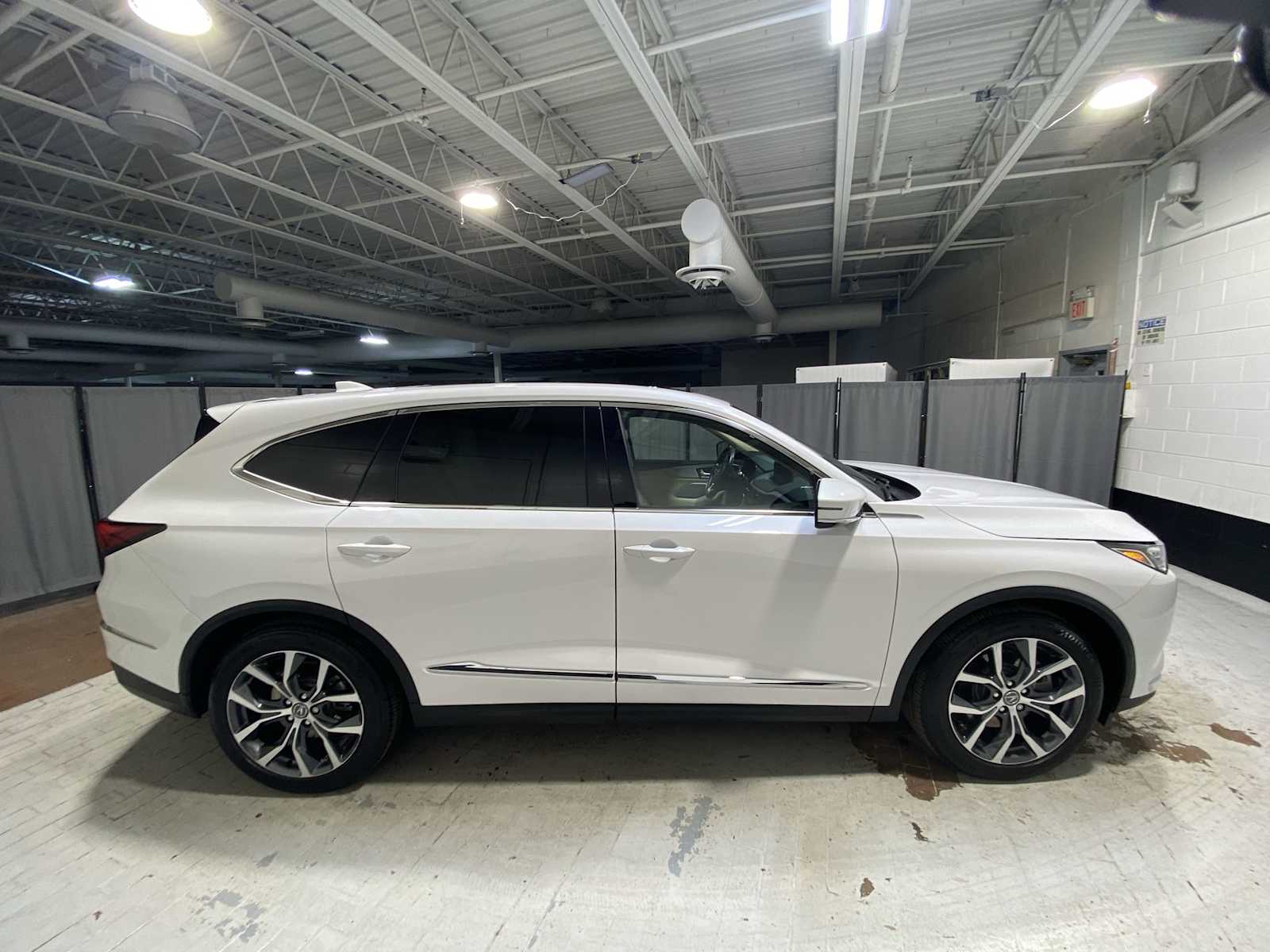 Thumbnail: 2023 Acura MDX - 27
