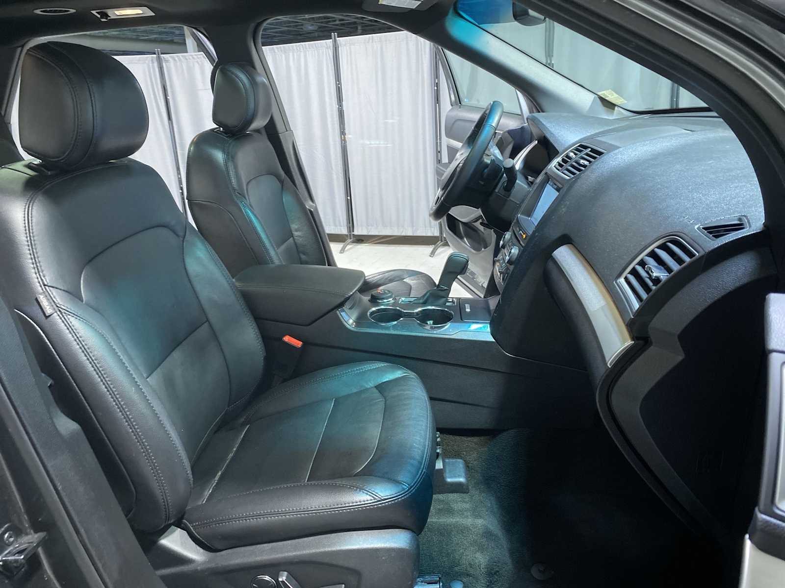 Thumbnail: 2017 Ford Explorer - 14