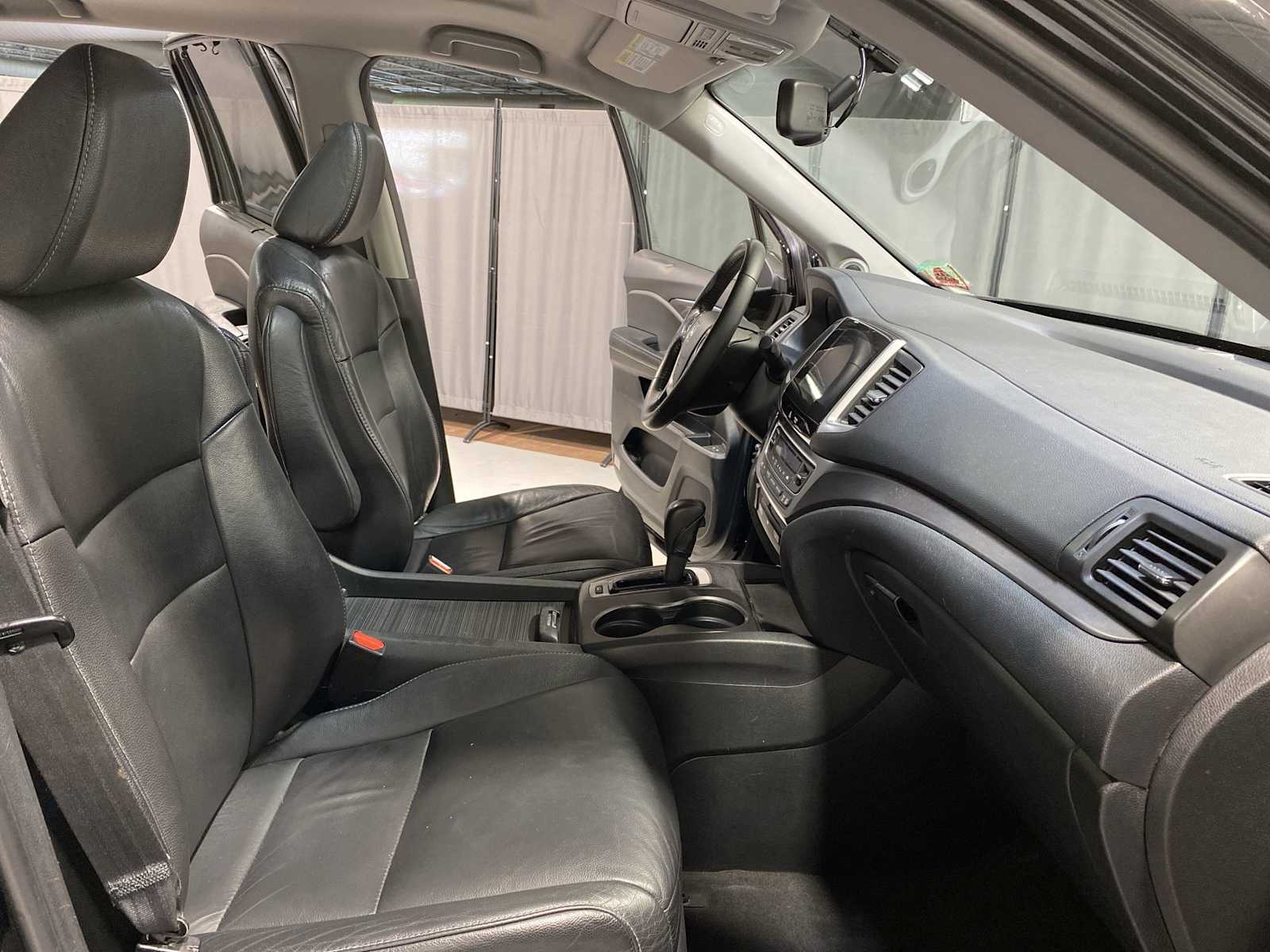 Thumbnail: 2016 Honda Pilot - 14