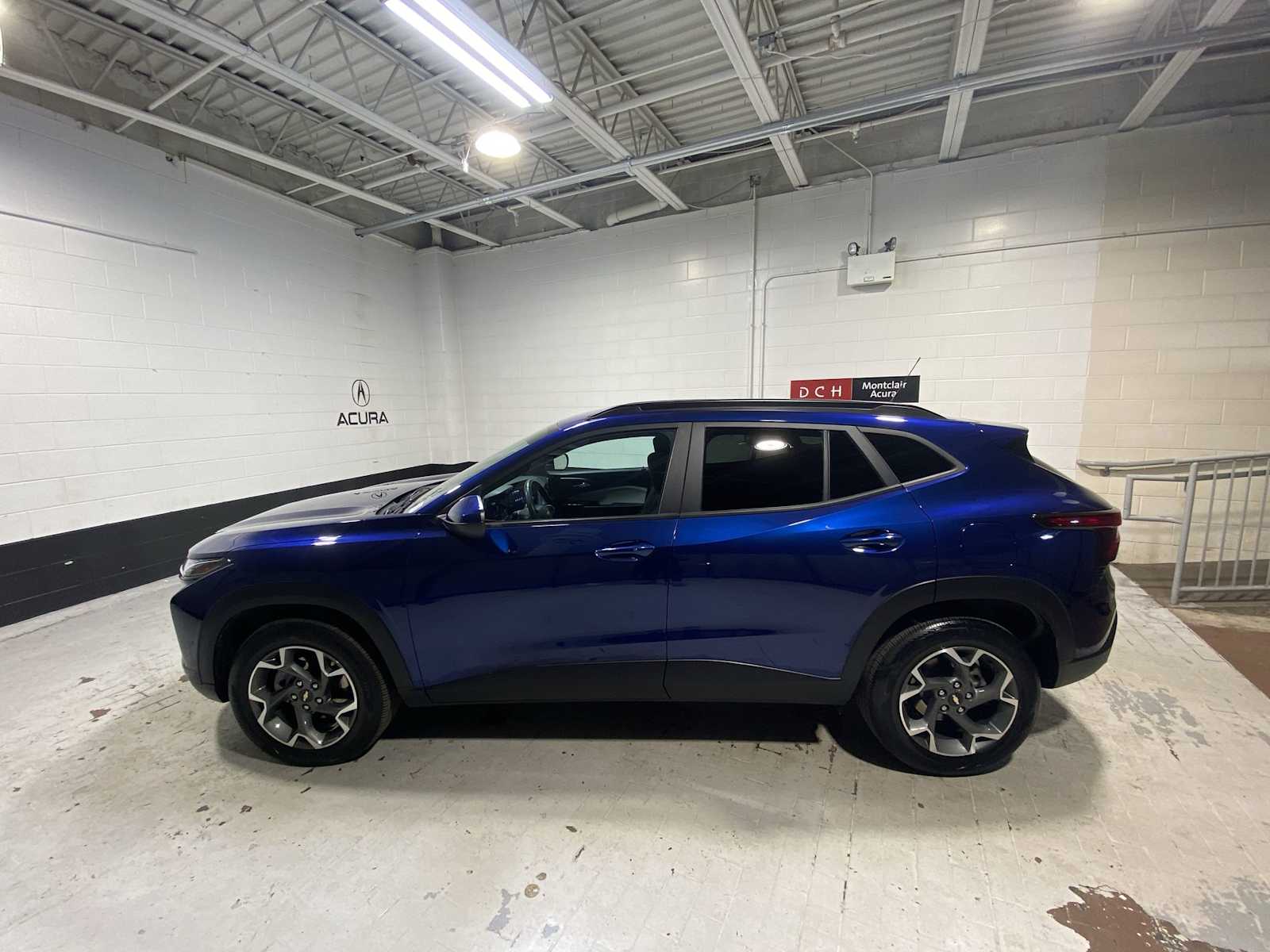 Thumbnail: 2024 Chevrolet Trax - 3