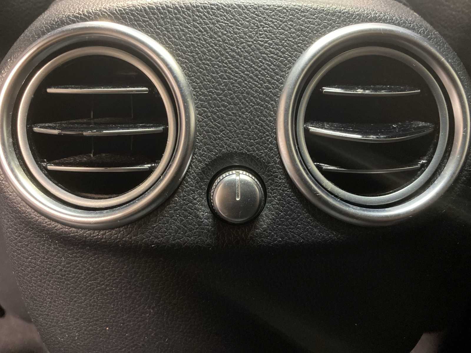 Thumbnail: 2019 Mercedes-Benz GLC - 25