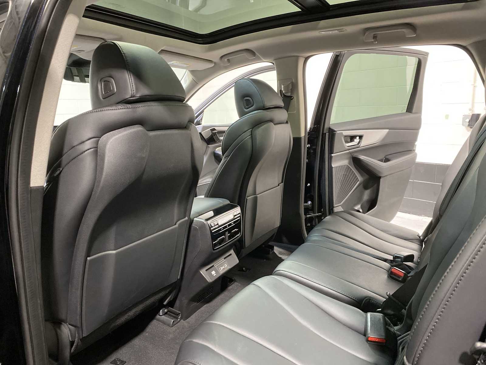 Thumbnail: 2023 Acura MDX - 12