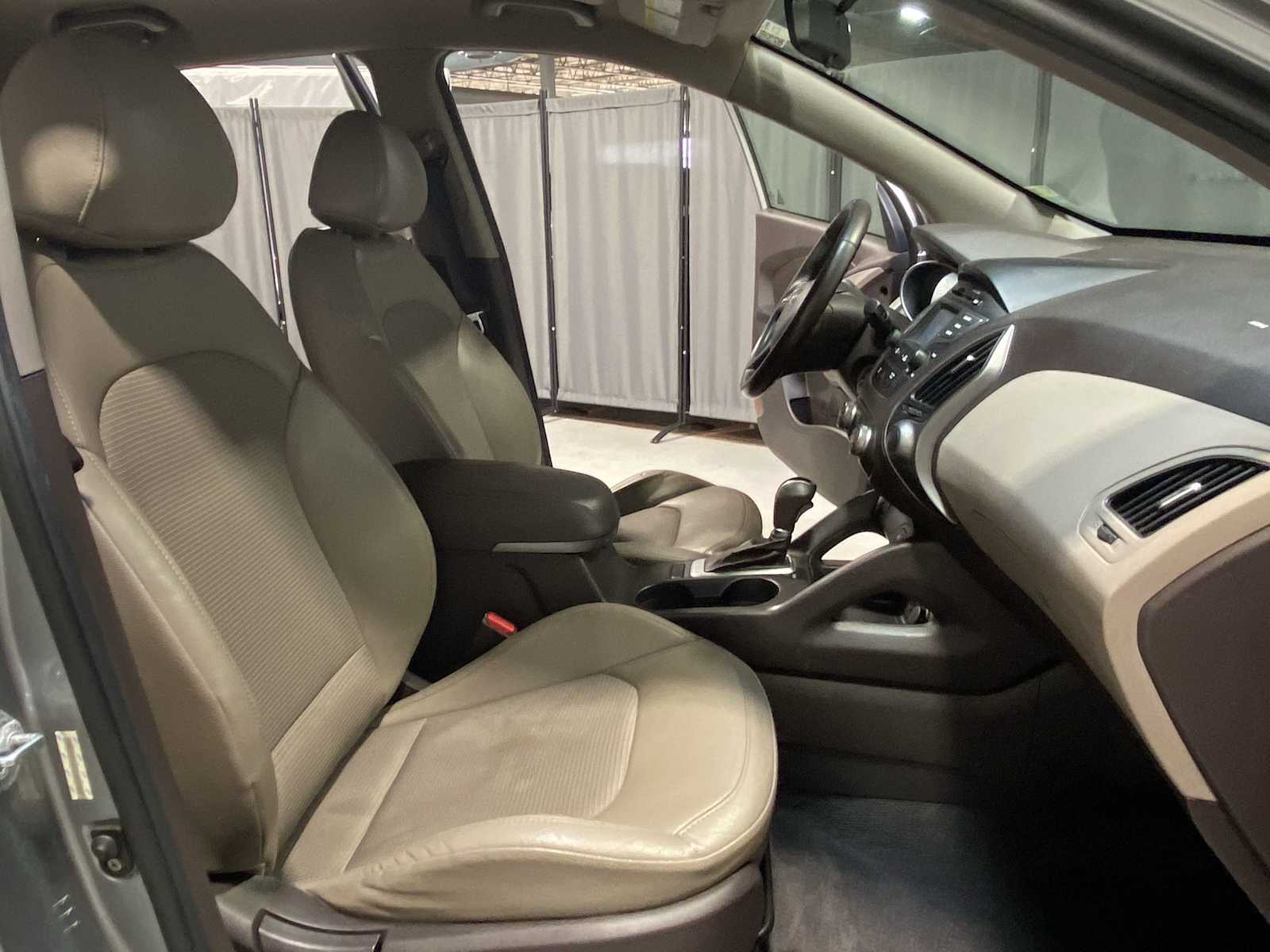 Thumbnail: 2014 Hyundai Tucson - 14