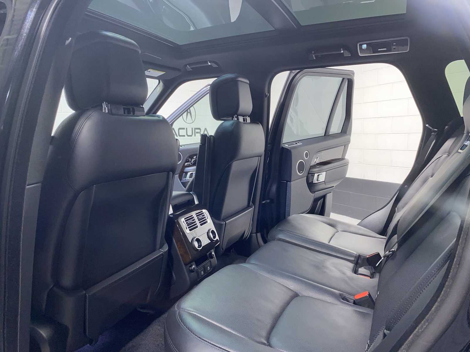 Thumbnail: 2021 Land Rover Range Rover - 12