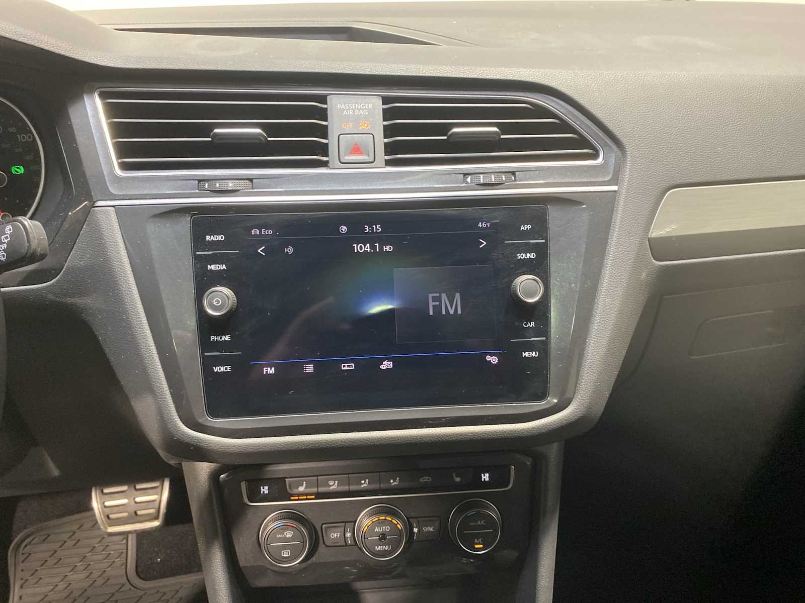 Thumbnail: 2020 Volkswagen Tiguan - 16