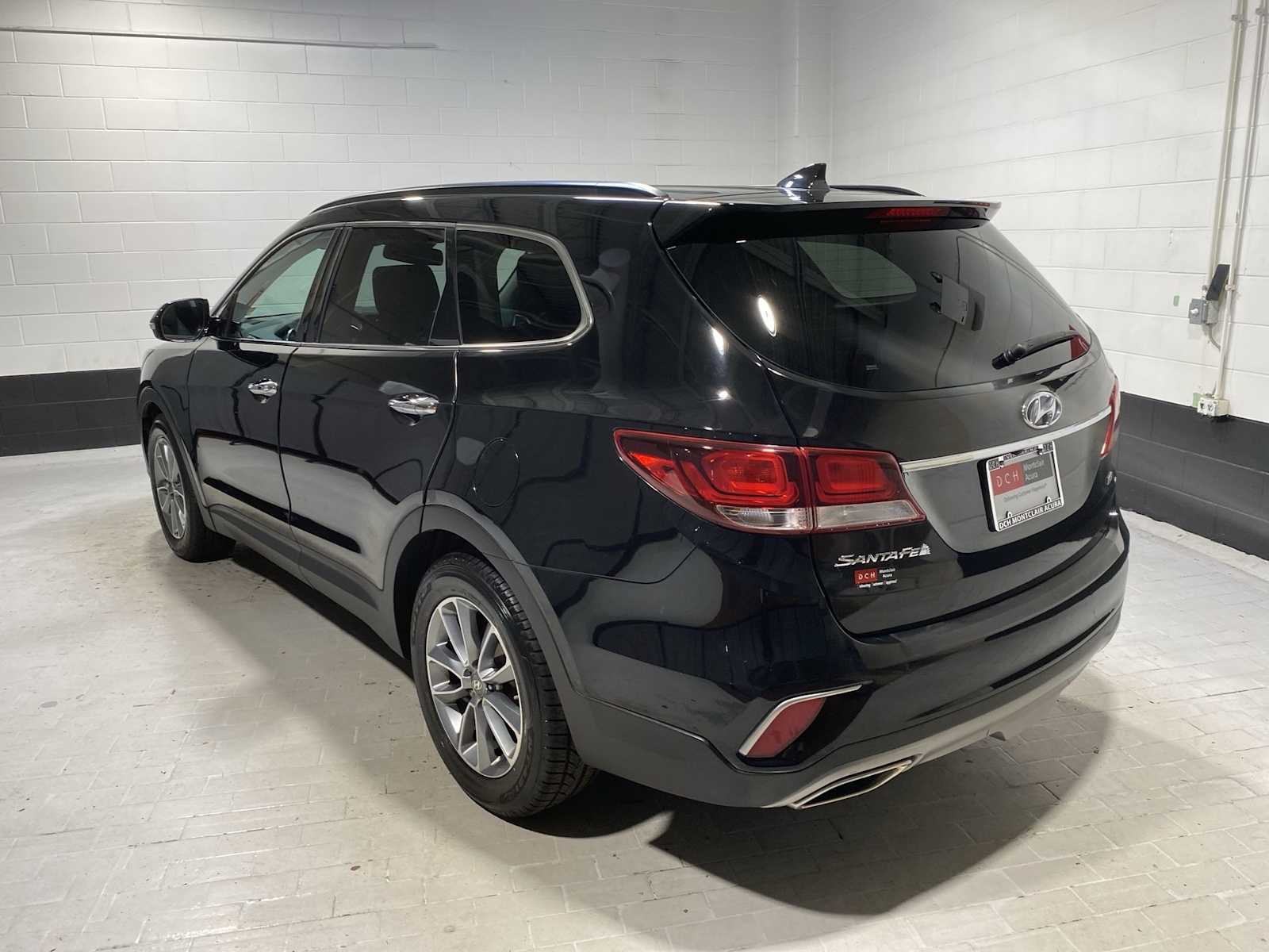 Thumbnail: 2017 Hyundai Santa Fe - 4
