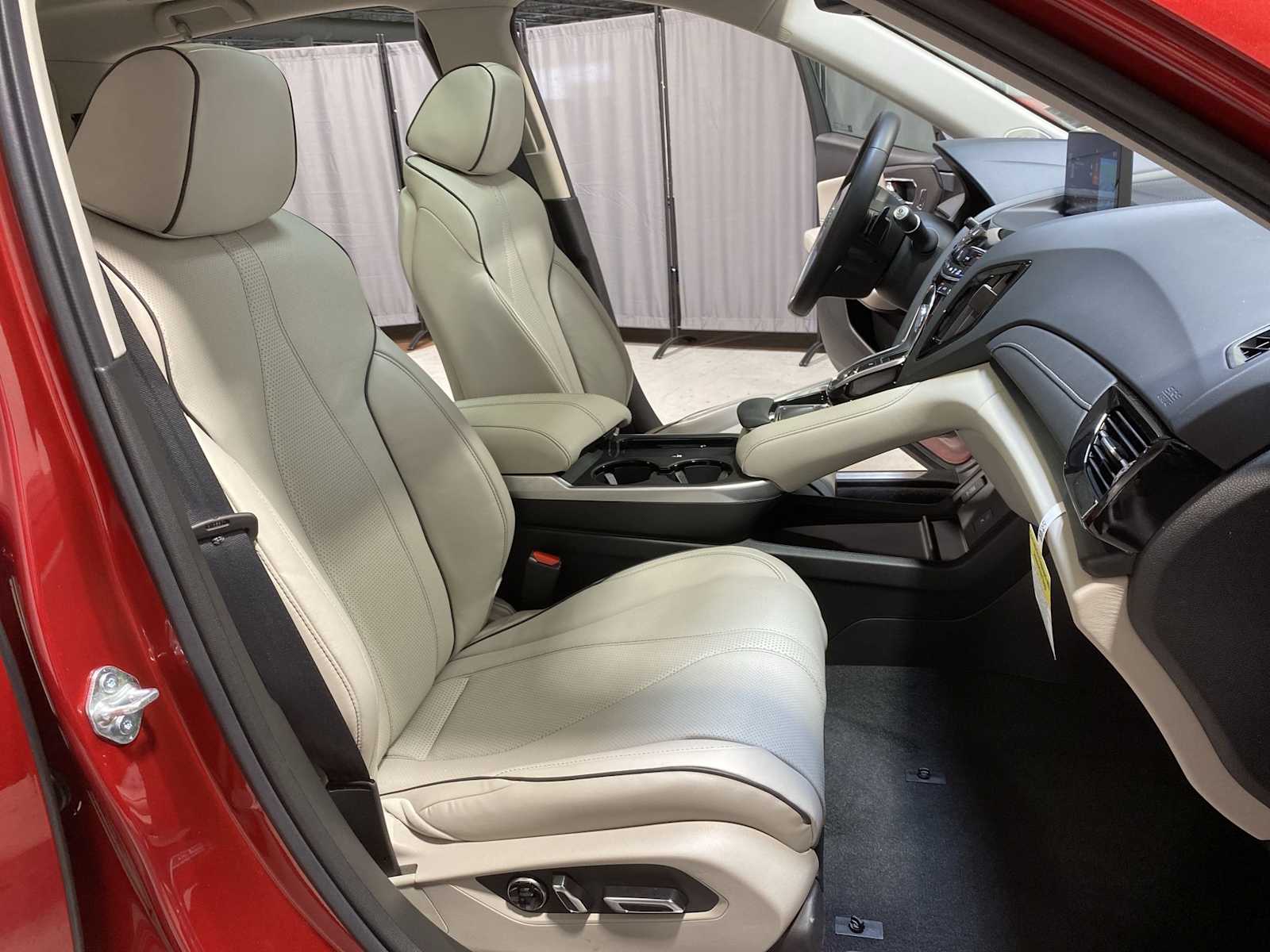 Thumbnail: 2025 Acura RDX - 14