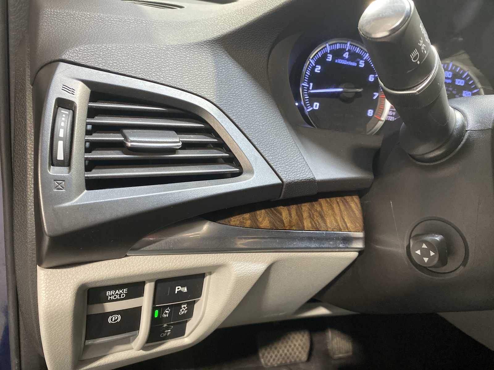 Thumbnail: 2019 Acura MDX - 24