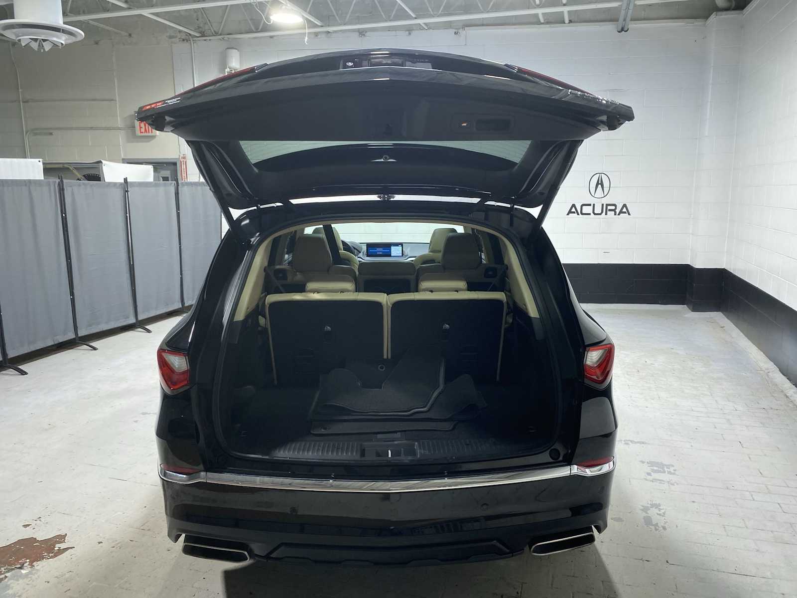 Thumbnail: 2023 Acura MDX - 19