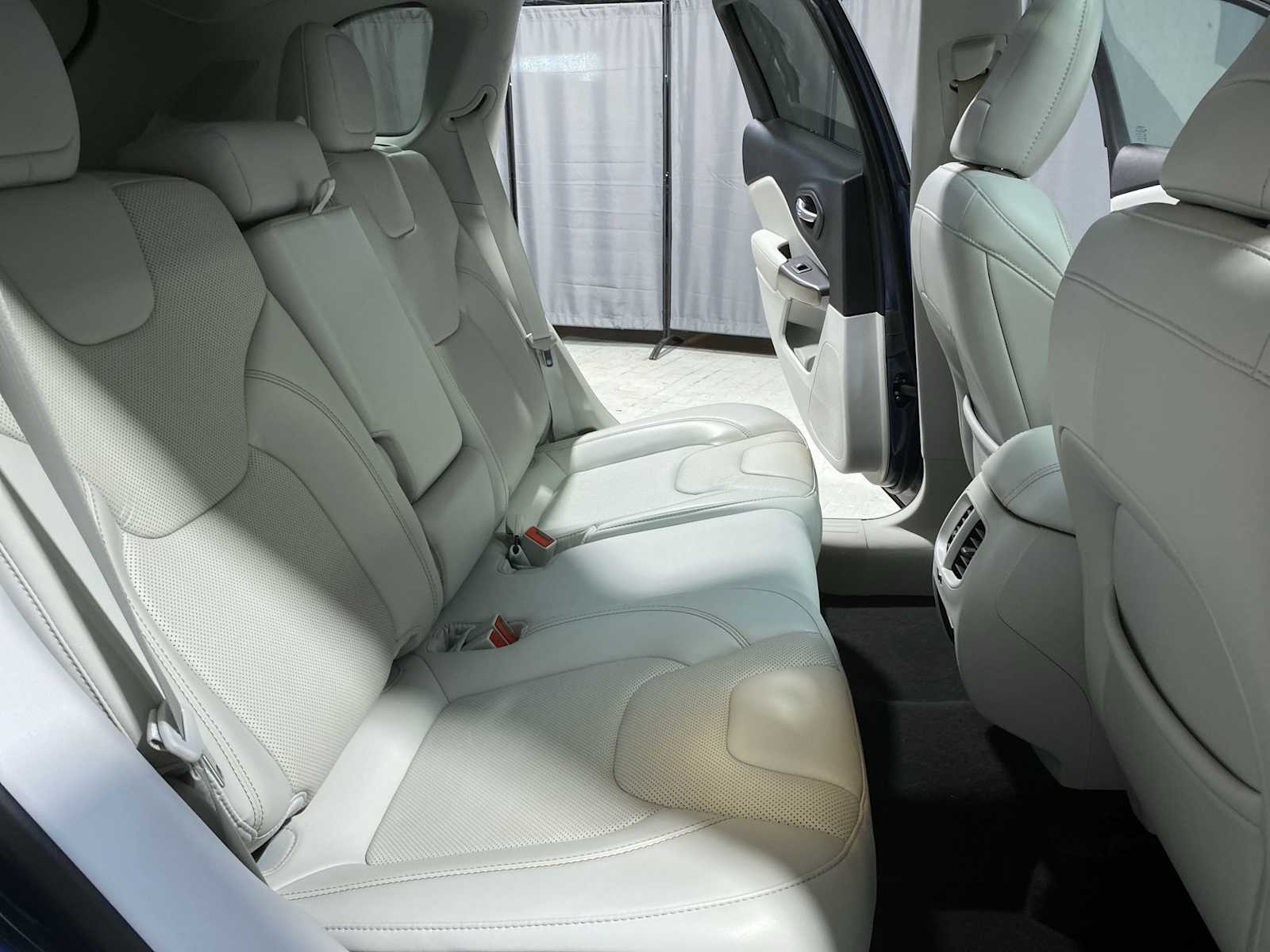 Thumbnail: 2020 Jeep Cherokee - 13