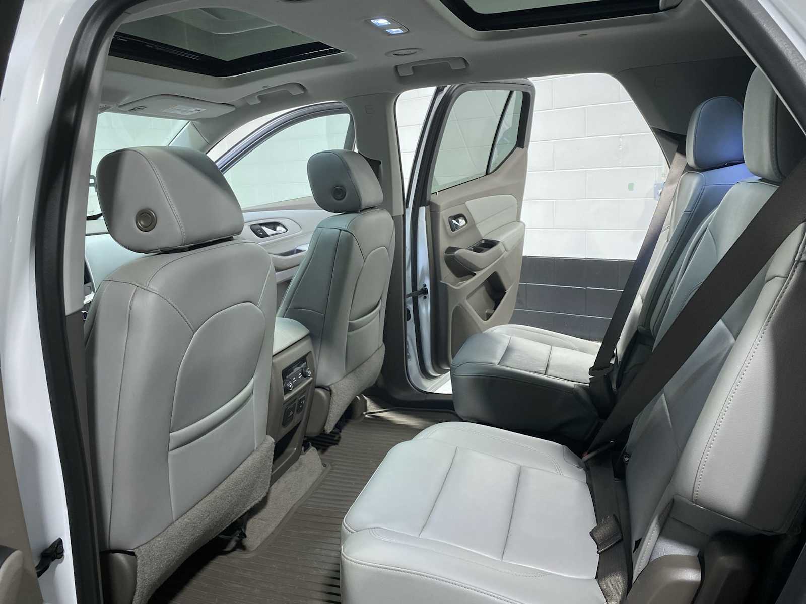 Thumbnail: 2020 Chevrolet Traverse - 12