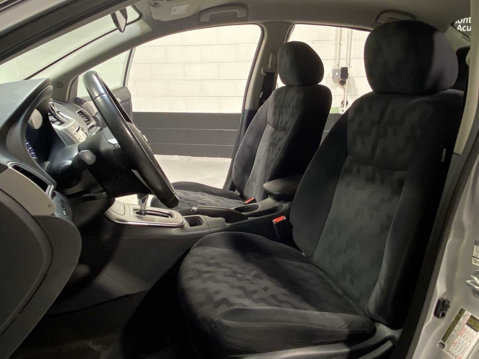 Thumbnail: 2013 Nissan Sentra - 11