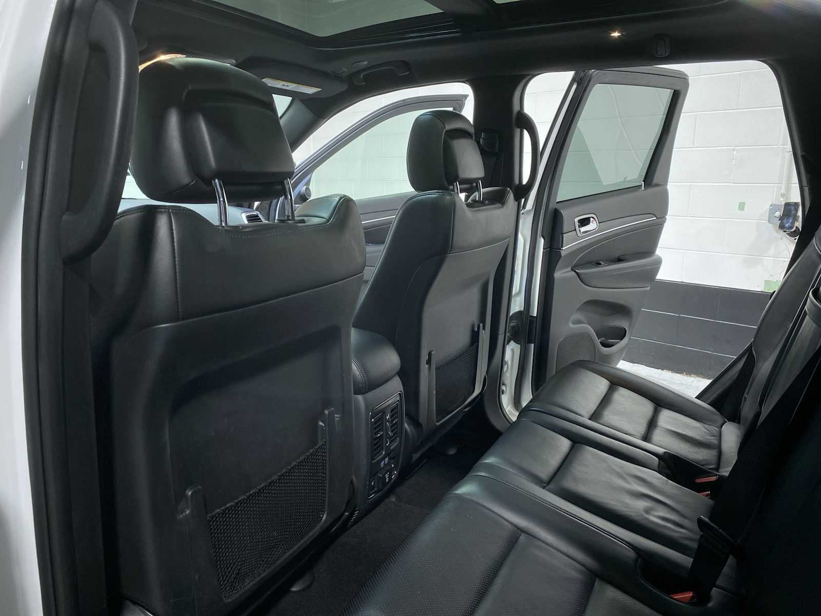 Thumbnail: 2019 Jeep Grand Cherokee - 12