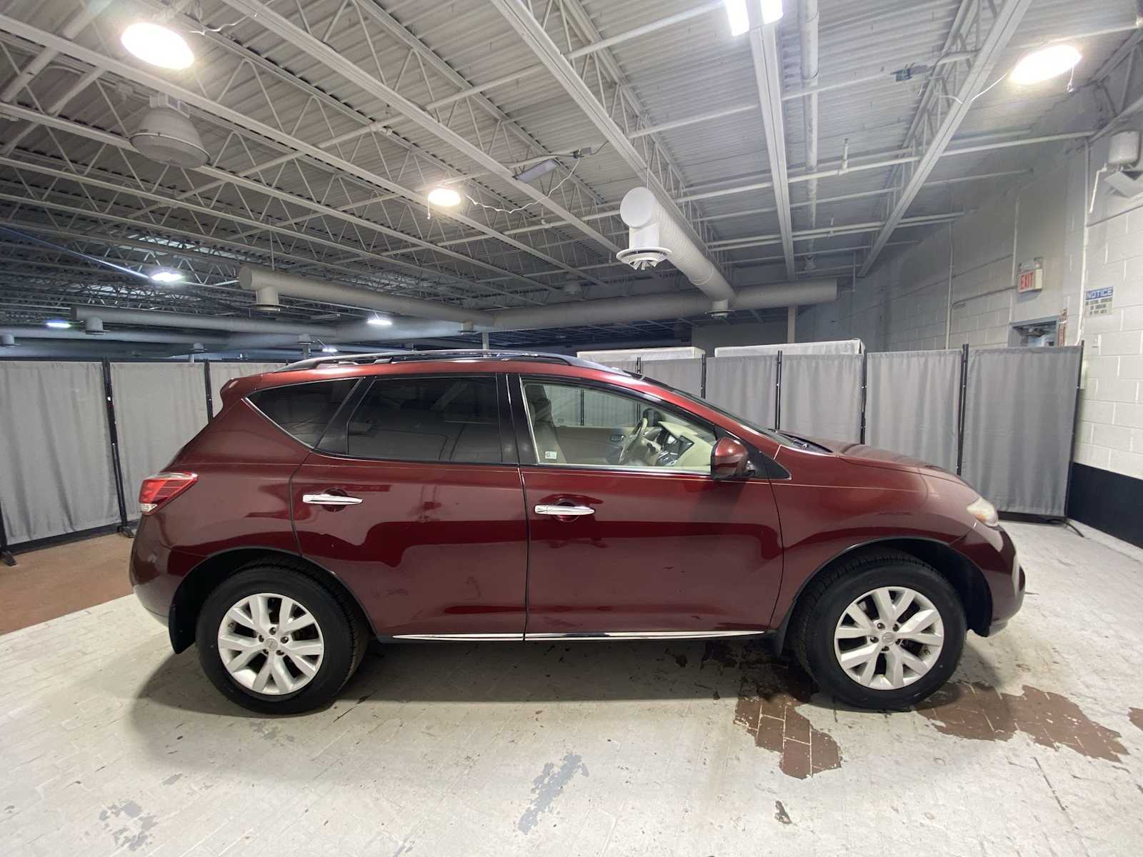 Thumbnail: 2011 Nissan Murano - 26