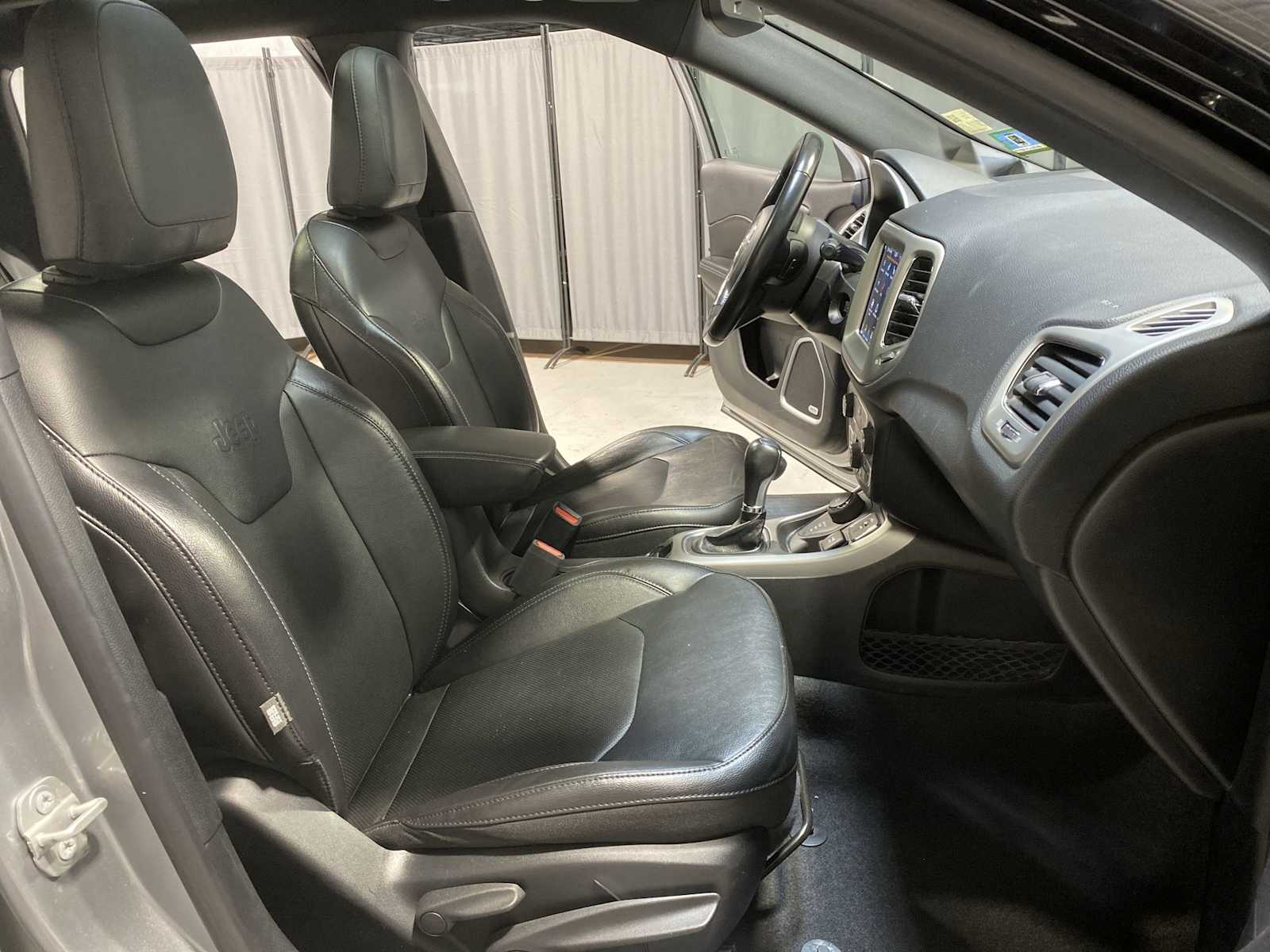 Thumbnail: 2020 Jeep Compass - 14