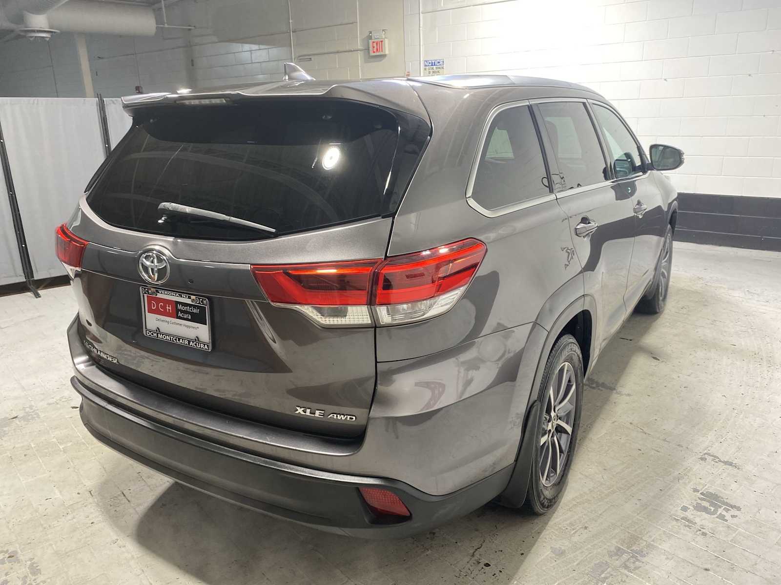 Thumbnail: 2018 Toyota Highlander - 26