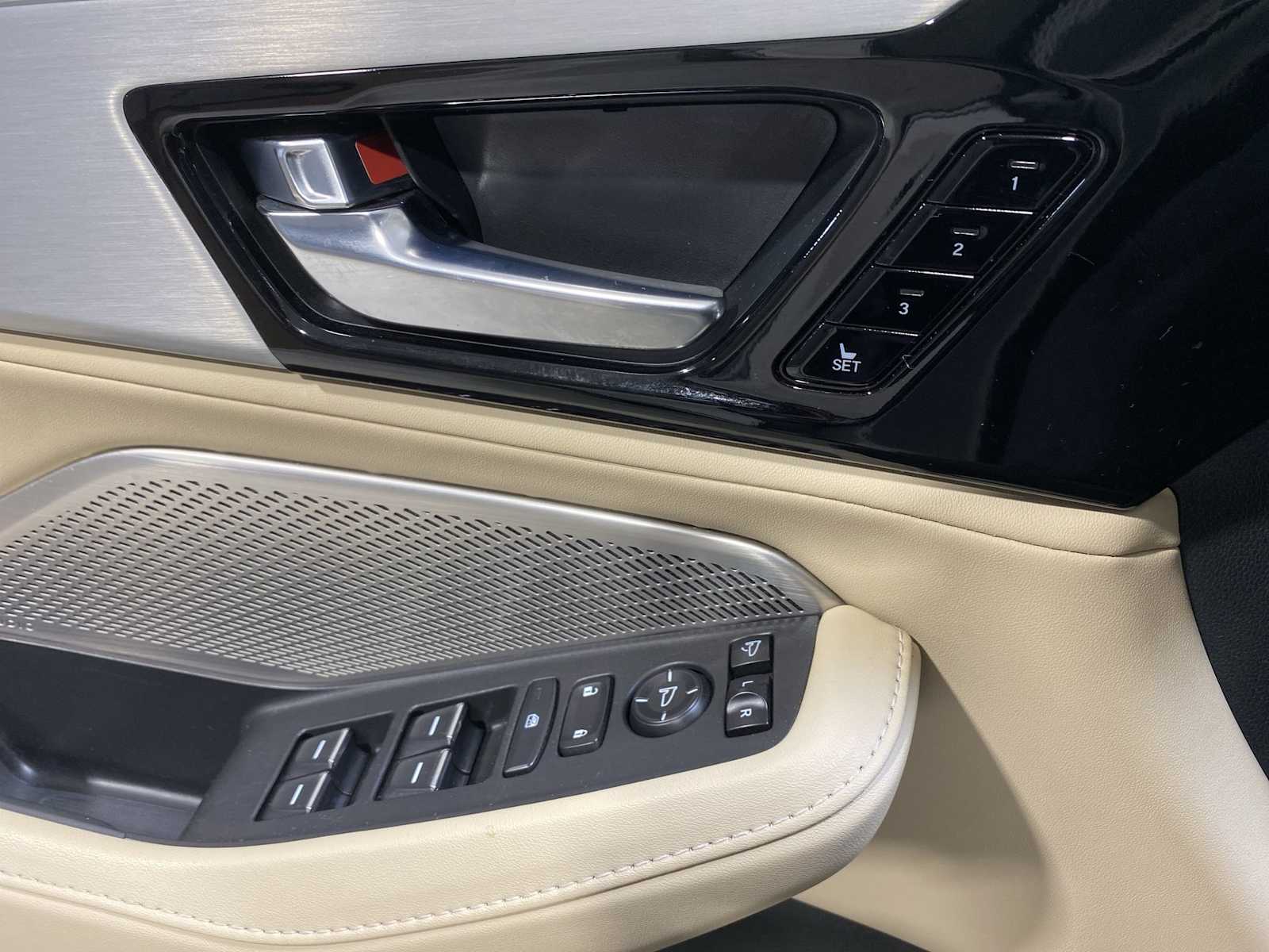 Thumbnail: 2023 Acura MDX - 23