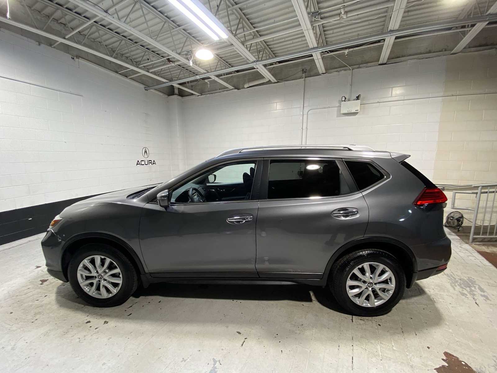 Thumbnail: 2017 Nissan Rogue - 3