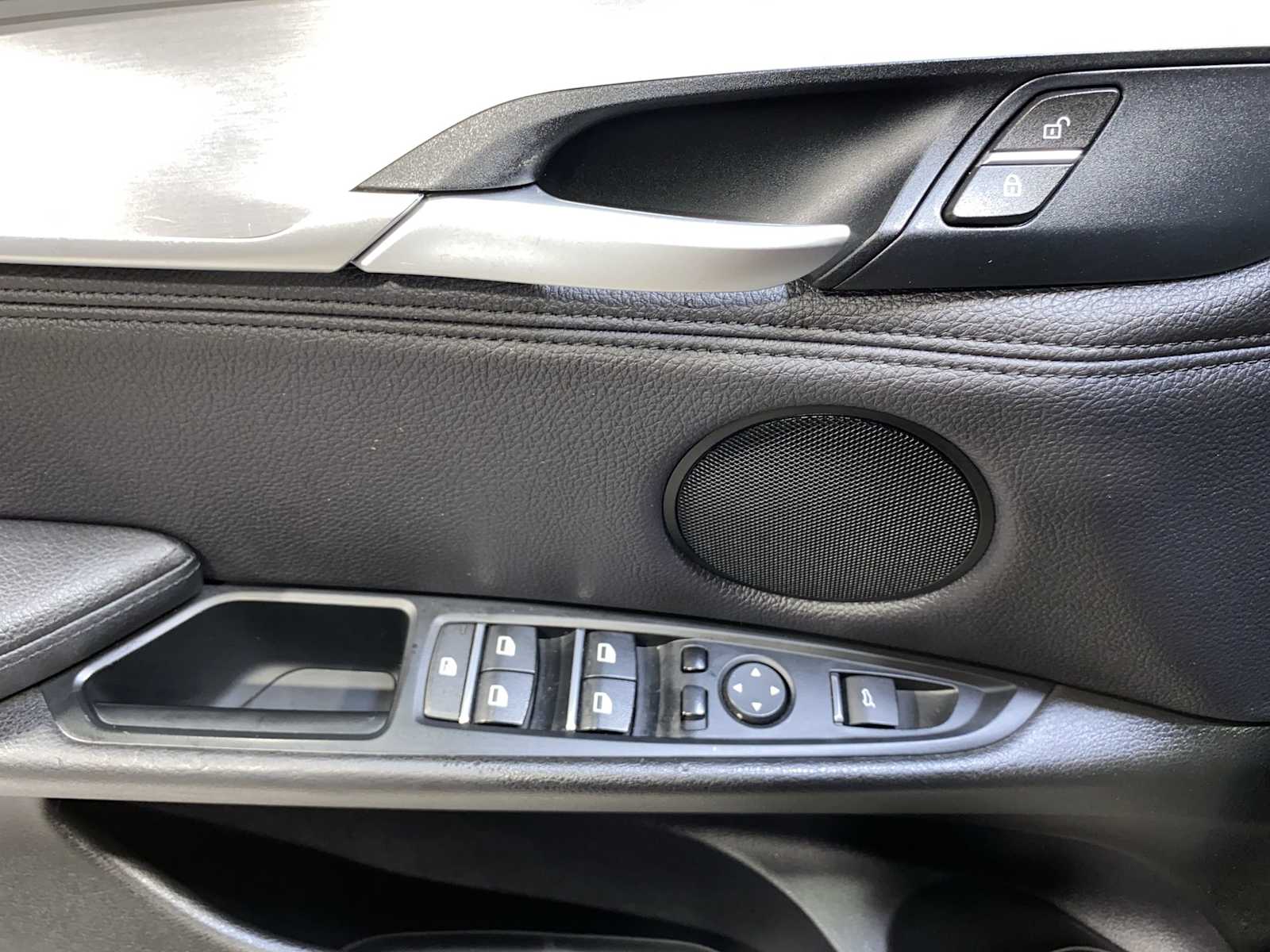 Thumbnail: 2015 BMW X6 - 23