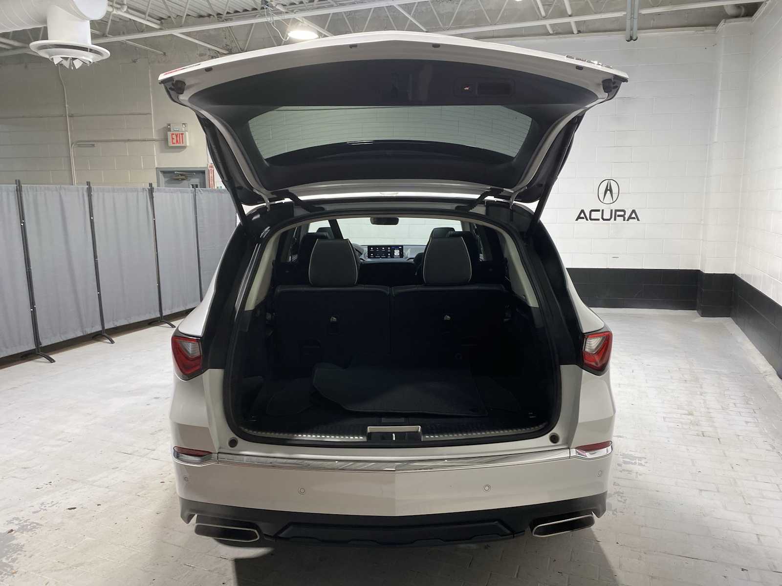 Thumbnail: 2023 Acura MDX - 19