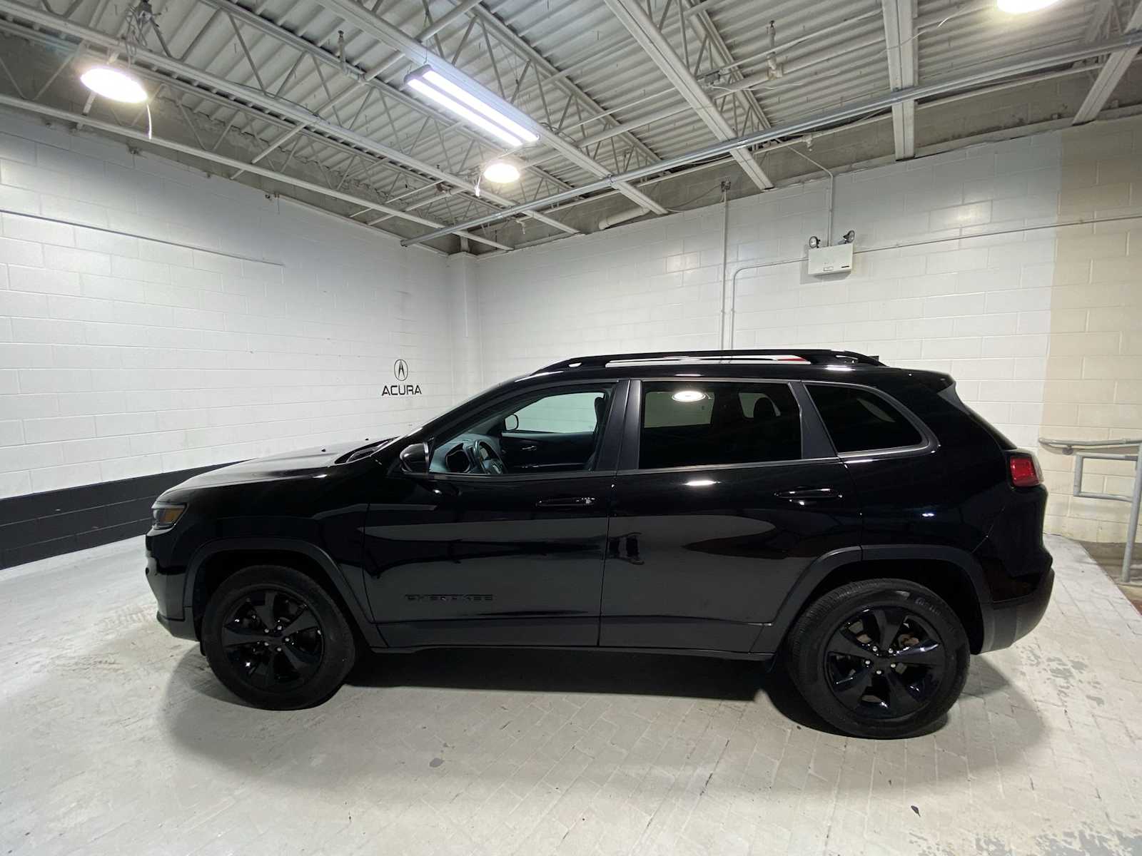 Thumbnail: 2020 Jeep Cherokee - 3