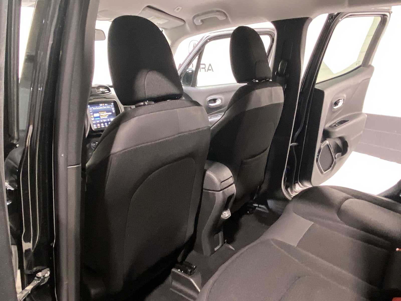 Thumbnail: 2018 Jeep Renegade - 12